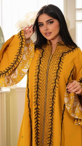 جلابية مطرزة باكمام دبل كلوش