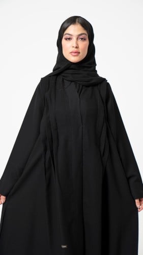 عباية تربل كلوش بصفطات على الكتف