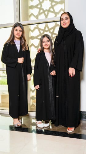 عباية ياقه رسميه مفتوحة