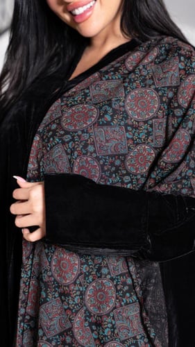 عباية مخمل بشال كشميري