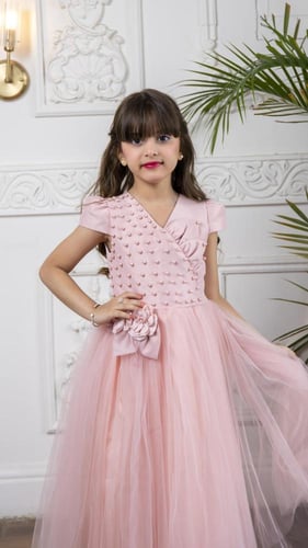 فستان بناتي وردي مزين بلولو
