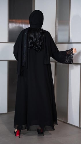 عباية شيفون ساده بااكمام دانتيل