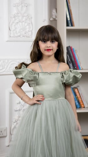 فستان بناتي بلون تفاحي