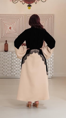 جلابية بدانتيل ومخمل