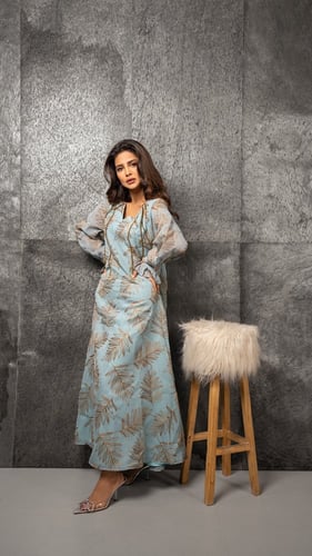 جلابية بتطريز نحاسي