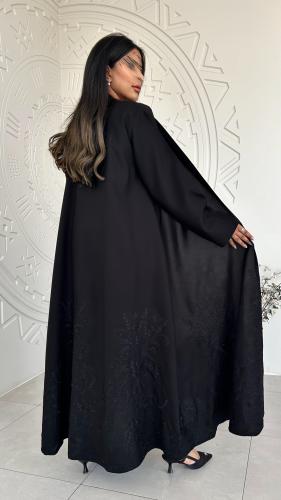عباية كلوش بتطريز من الأسفل