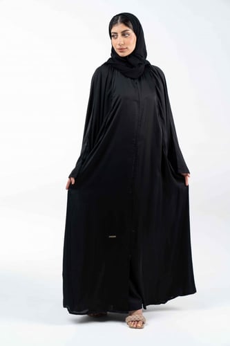 عباية بقصة اكتاف واسعه