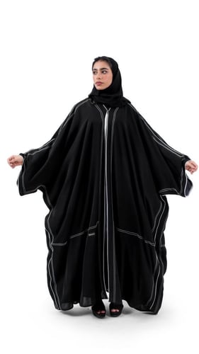 عبايه بخطوط بيضاء وطقطق واحد