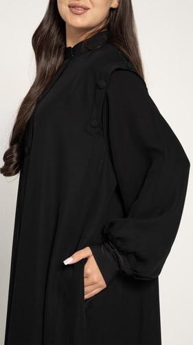 عباية بأزرة قماش وسحاب مخفي