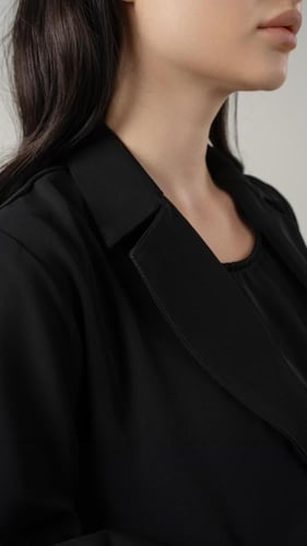 عباية بليزر بأكمام مطرزة