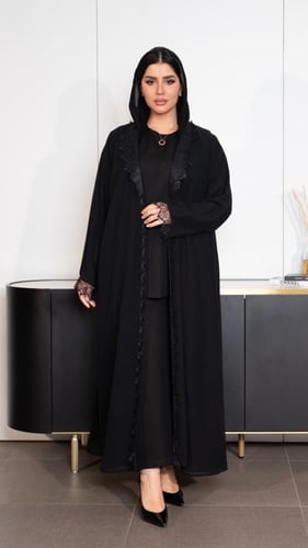 بليزر اسود بدانتيل ناعم