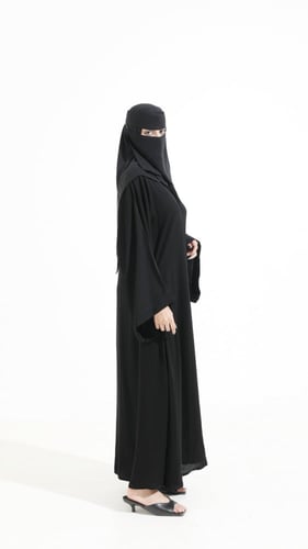 عبايه ساده بجيوب جانبية مخفية