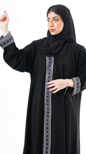 عباية سوداء بسدو ناعم كلاسيك