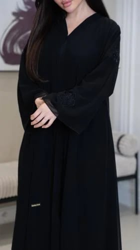 عباية شيفون مزينه على الاكمام