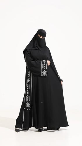 عباية اسود بتطريز ابيض