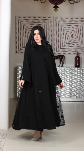 عباية كلوش بقصات دانتيل