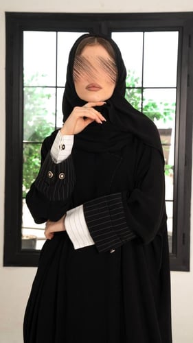 عباية رسمية بتقليم بالياقة والاكمام