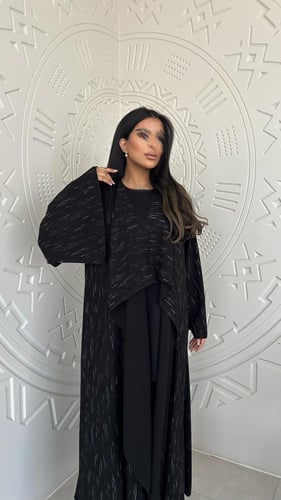 عباية بقصة مفتوحة واكمام كلوش