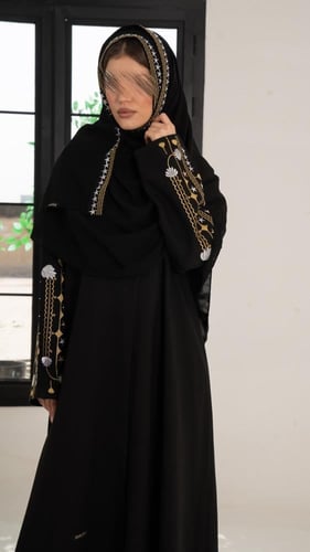 عباية رسمية بتطريز ذهبي