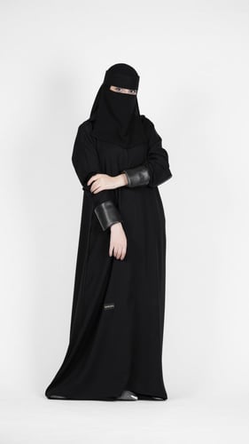 عباية كم جلد اسود