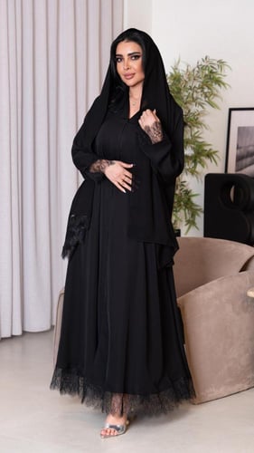 عباية بدانتيل ناعم