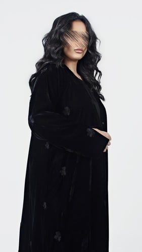 عباية شتوية مخمل بتطريز ورد