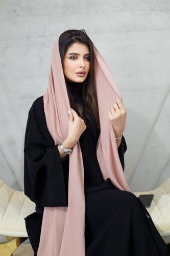 طرحة بلون وردي فاتح