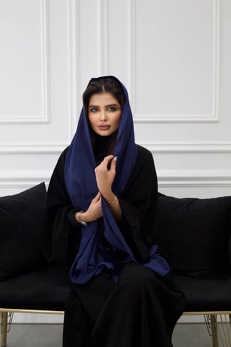 طرحة بلون ازرق