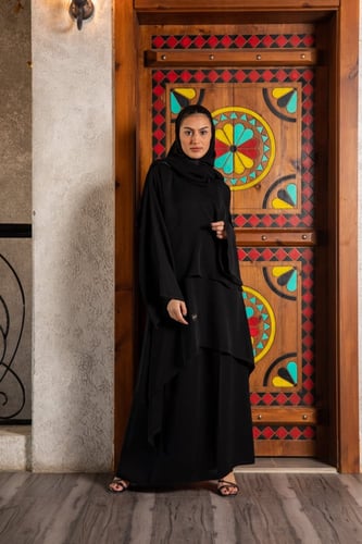 عبايه مع تنورة