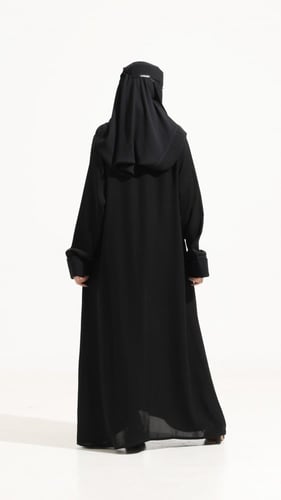 عباية بجيوب وسحاب مخفي