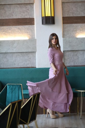 فستان طبقتين بحزام مطرز