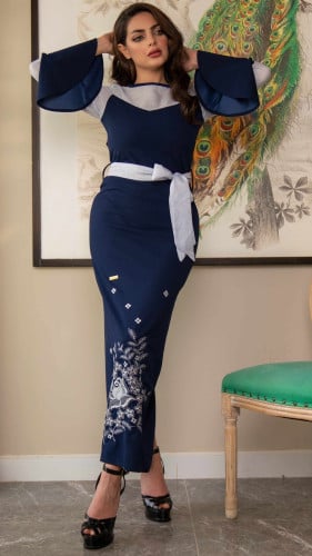 فستان كحلي مطرز