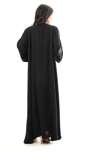 عباية بتطريز اسود