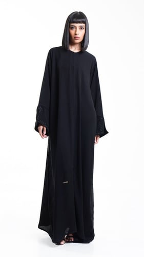 عباية مطرزة باكمام مفتوحة