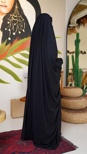 عباية رأس بكم زم ومعصم دانتيل