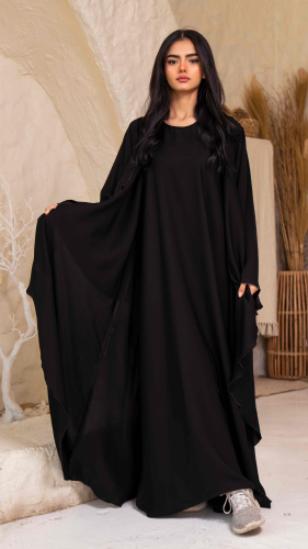 عباية اسود مع فستان ساده