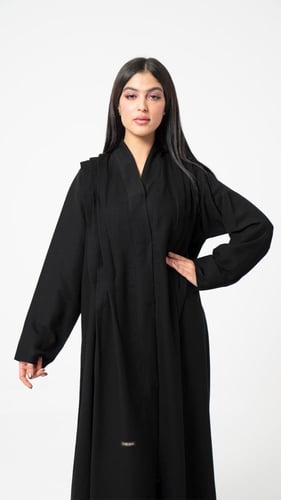 عباية تربل كلوش بصفطات على الكتف