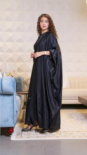 عباية بشت سوداء بخامة لامعة