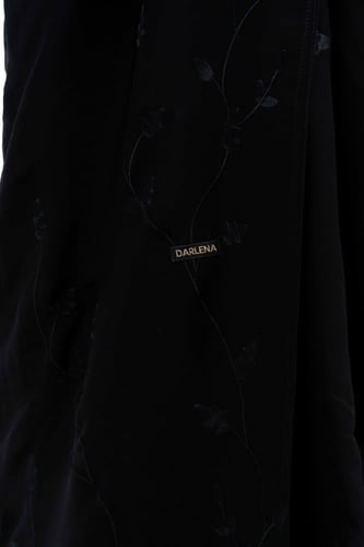 عباية مطرزة بتشجير اسود