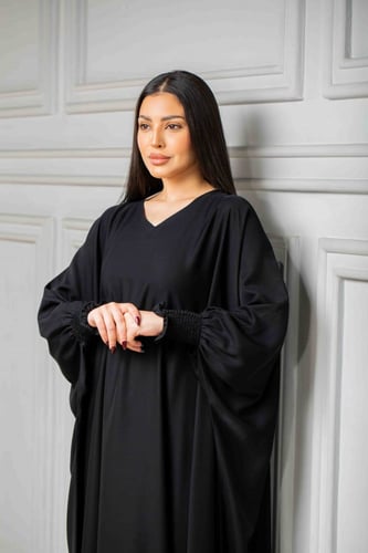 عباية بشت سوداء عملية وساترة