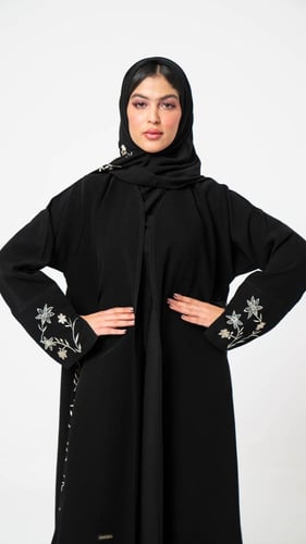 عباية كلوش بتطريز ورد