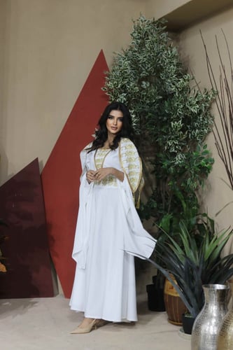 جلابية ابيض فخمة بقصة اكمام مميزة