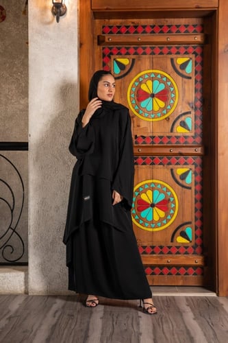 عبايه مع تنورة