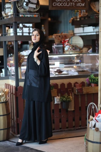 عباية قطعتين بجيوب منفصلة