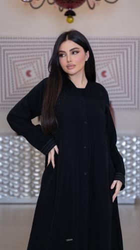 عباية بأزرة وجيوب مخفية