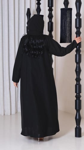 عباية بليزر بتطريز اسود