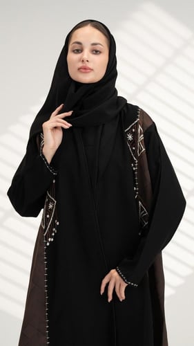 عباية بتطريز سكري وبني