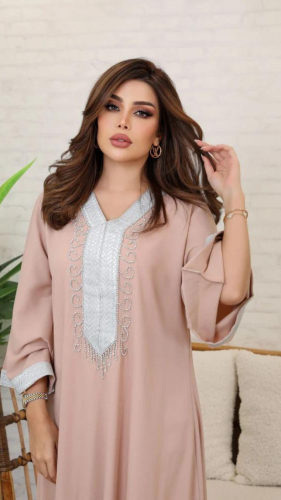 جلابية مطرزة بفضي