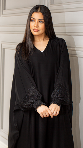 عباية بشت فضفاضه بكم دانتيل