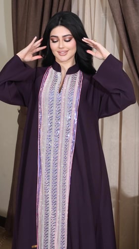جلابية بنفسجي مطرزة بخرز وترتر